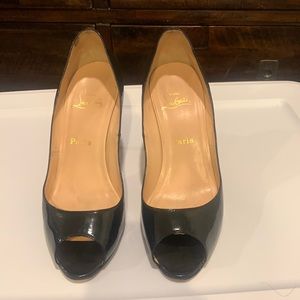 Peep toe Red Bottoms